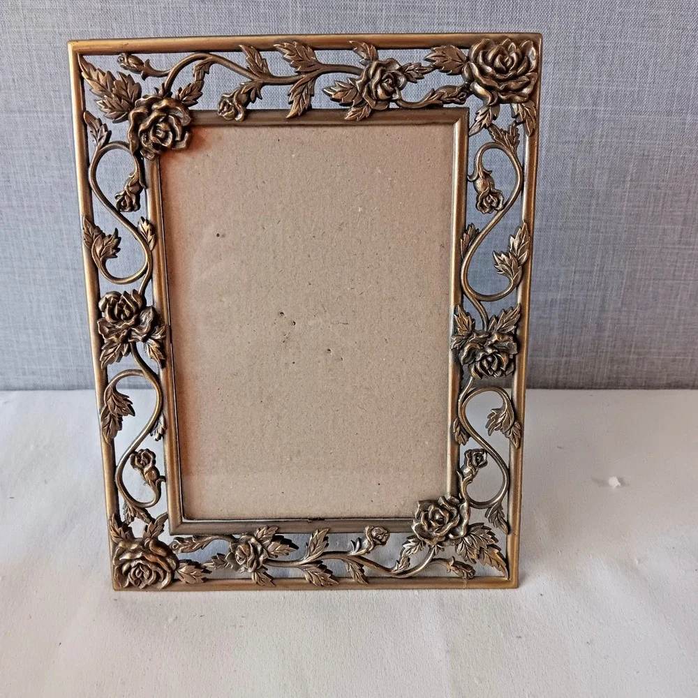 Vintage Ornate Brass Tone Metal Rose‎ Floral Picture Frame 3.5x5  Cottagecore
